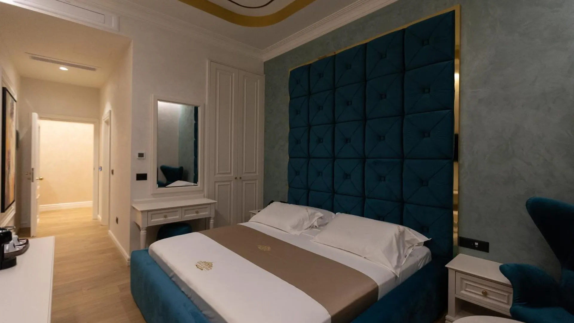 King & Queen Palace Fier Szálloda